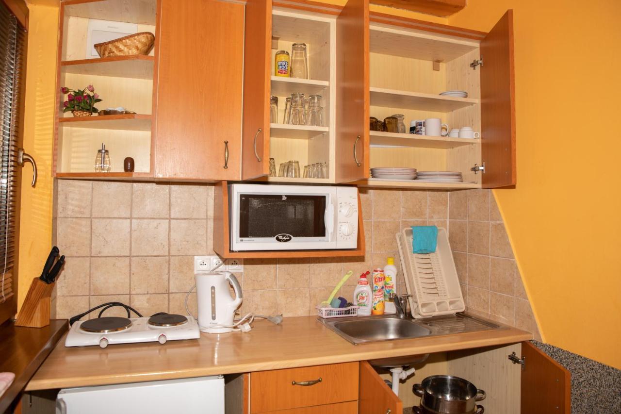 Apartmany Alma Vyhne Luaran gambar
