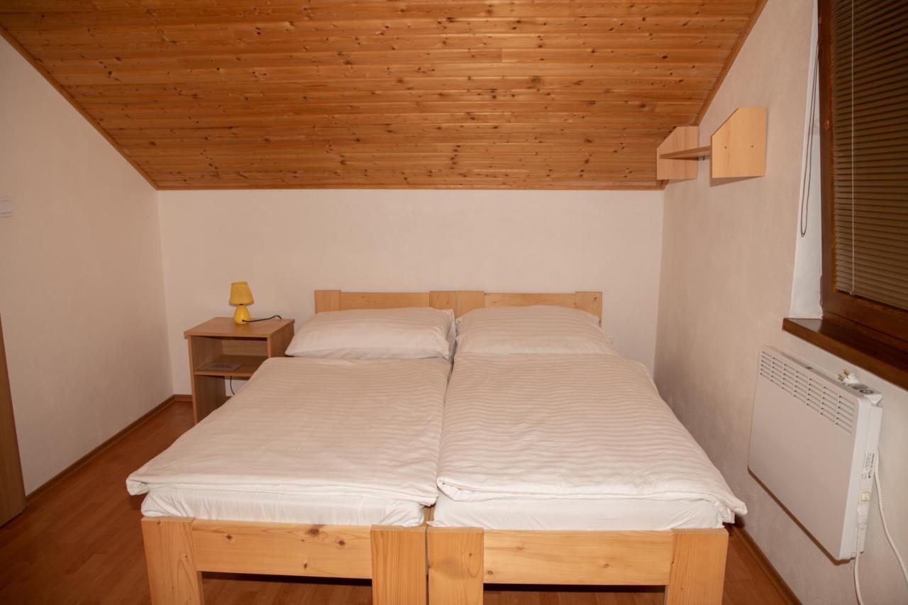 Apartmany Alma Vyhne Luaran gambar