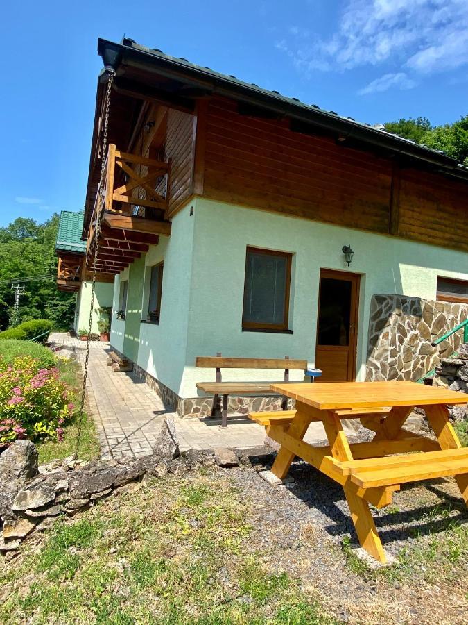Apartmany Alma Vyhne Luaran gambar