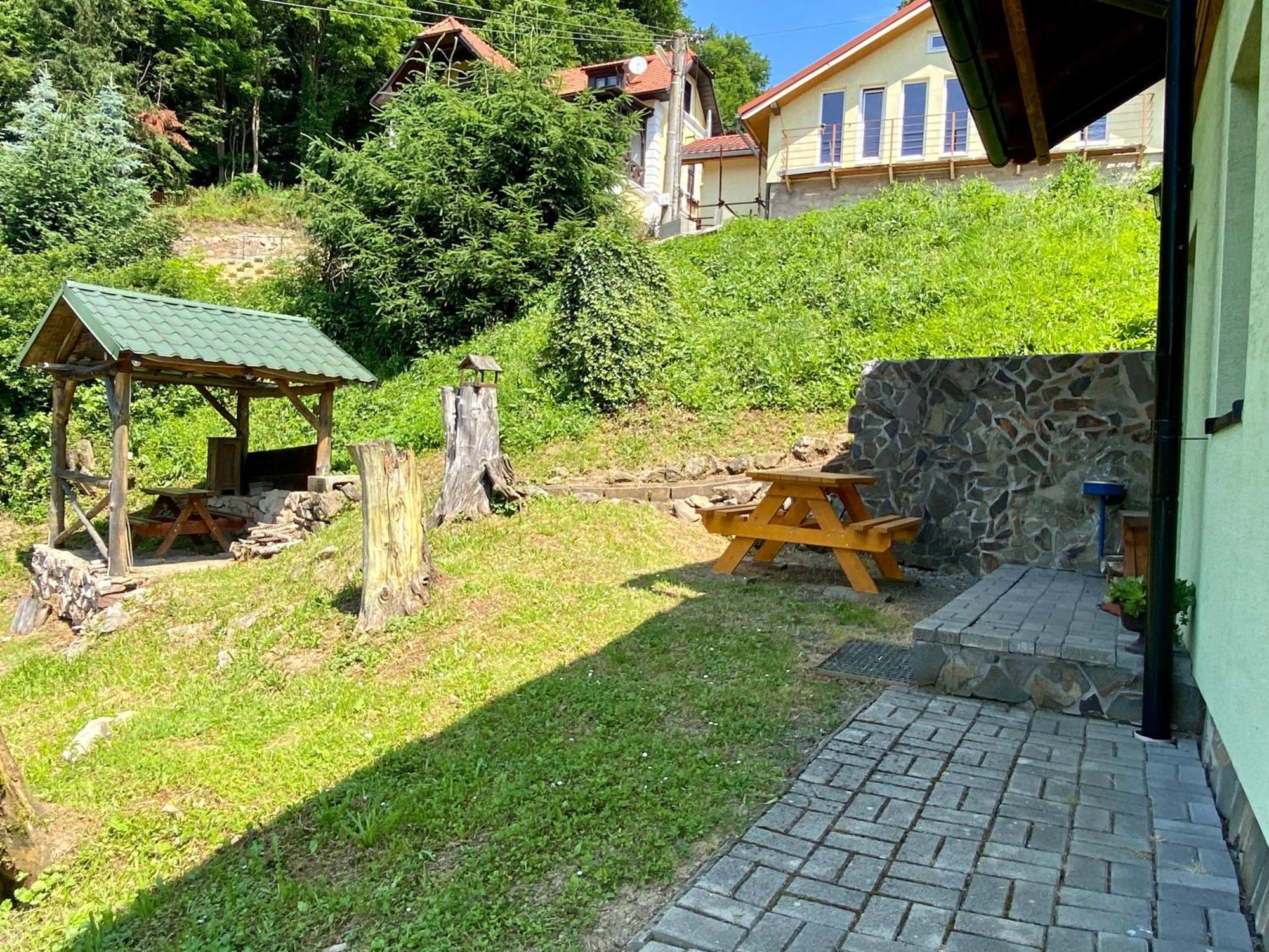 Apartmany Alma Vyhne Luaran gambar