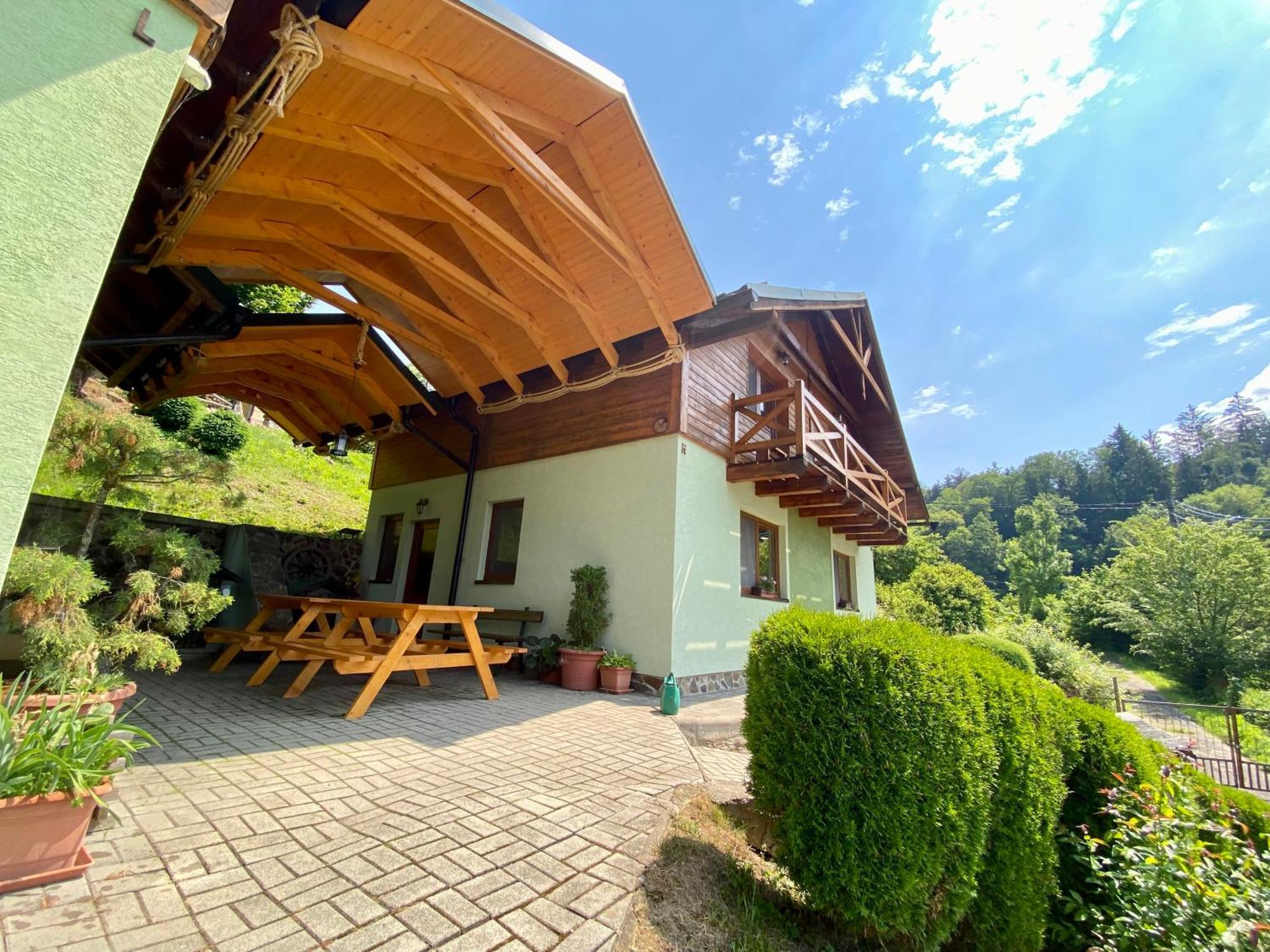 Apartmany Alma Vyhne Luaran gambar