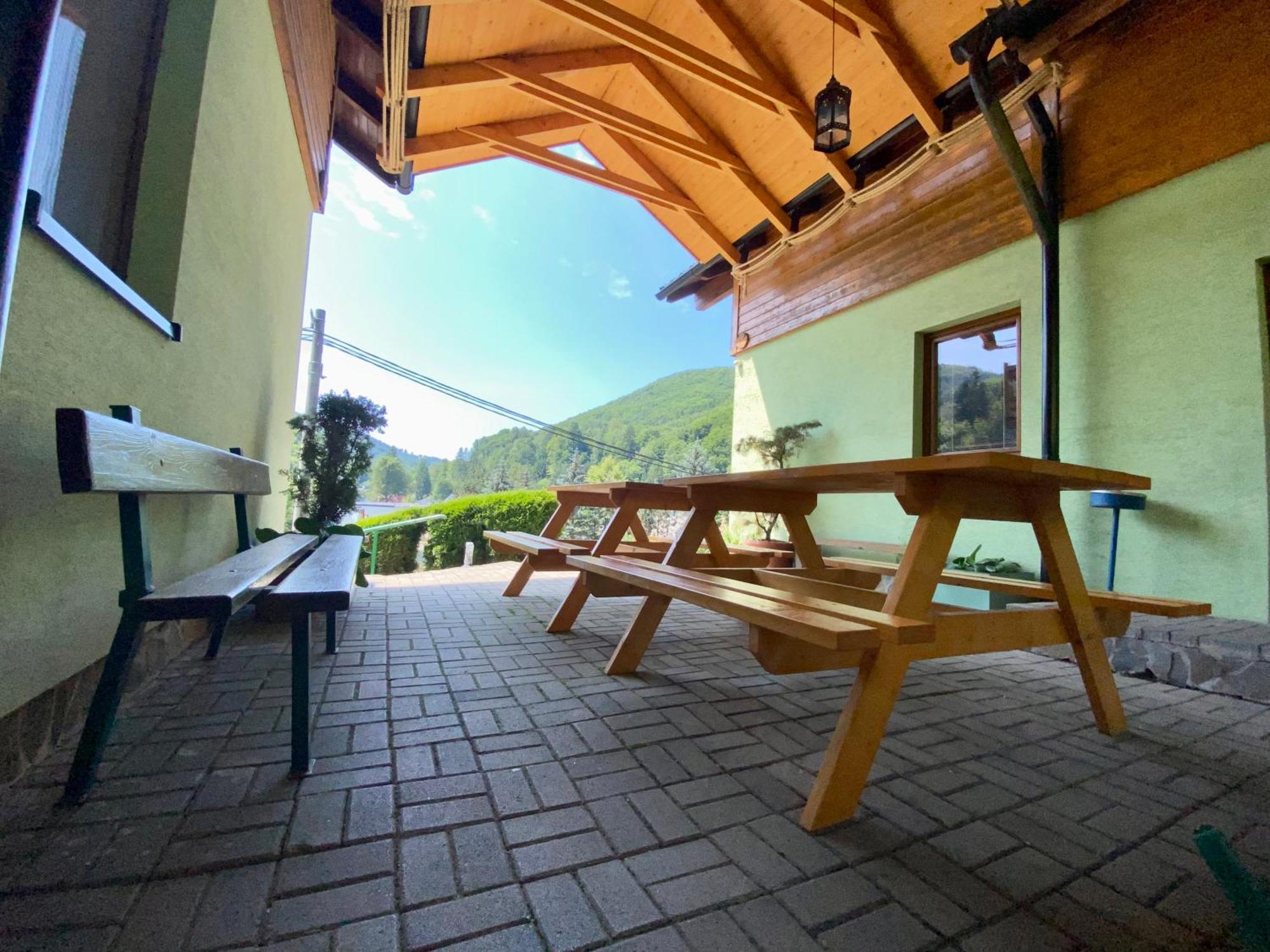 Apartmany Alma Vyhne Luaran gambar